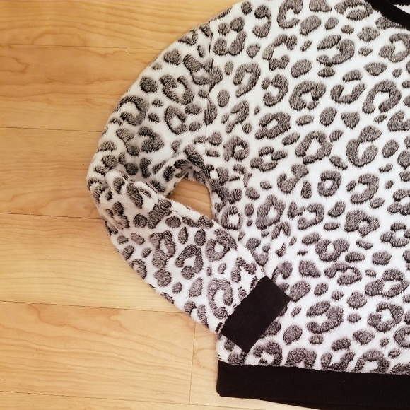 JUICY COUTURE Animal Print Sweater - Picture 2 of 8